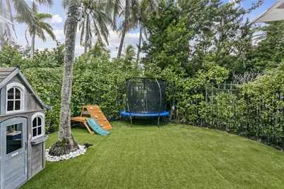 1396 Harbor Vw W, Hollywood, FL 33019 - Photo 8