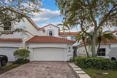 1396 Harbor Vw W, Hollywood, FL 33019 - Photo 2