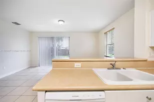 2884 SE 2nd Dr, Homestead, FL 33033 - Photo 8