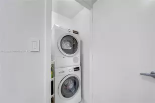 1900 N Bayshore Dr, Miami, FL 33132 - Photo 4