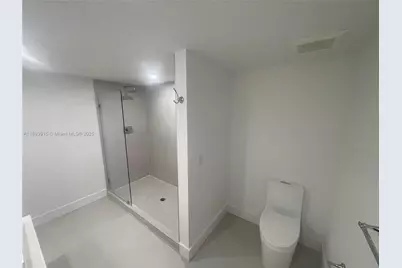 13800 Highland Dr #604, North Miami Beach, FL 33181 - Photo 14