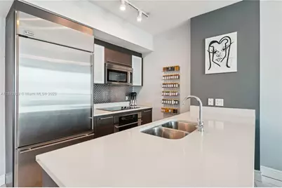 55 SE 6th St #1608, Miami, FL 33131 - Photo 6