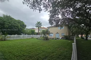 1768 NW 78th Ave, Pembroke Pines, FL 33024 - Photo 32