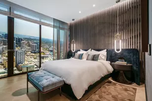 300 N Biscayne Blvd, Miami, FL 33132 - Photo 12