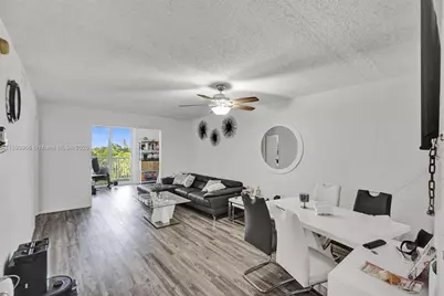 1251 NE 108th St #610, Miami, FL 33161 - Photo 4