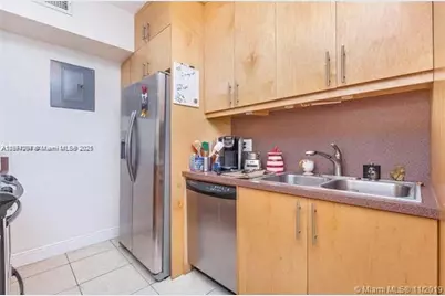 1025 NE 17th Way, Fort Lauderdale, FL 33304 - Photo 8