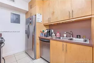1025 NE 17th Way, Fort Lauderdale, FL 33304 - Photo 8