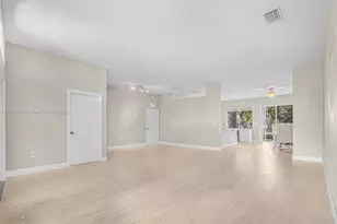 2821 Augusta Dr, Homestead, FL 33035 - Photo 4