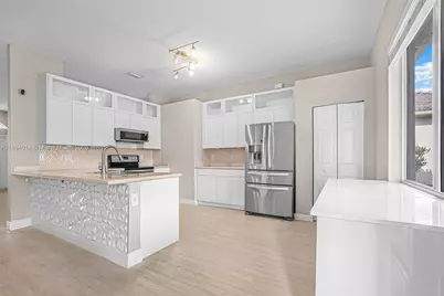 2821 Augusta Dr, Homestead, FL 33035 - Photo 10