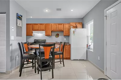 2155 NW 28th St, Miami, FL 33142 - Photo 12