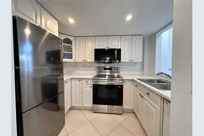 540 Brickell Key Dr #302, Miami, FL 33131 - Photo 1