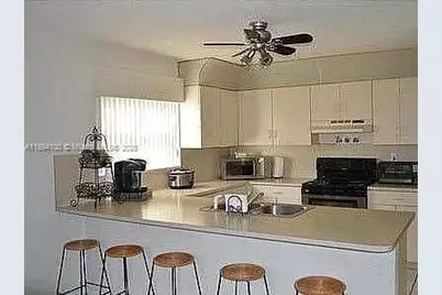 5920 York Ln, Davie, FL 33331 - Photo 10