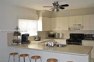 5920 York Ln, Davie, FL 33331 - Photo 10