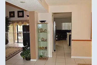 5920 York Ln, Davie, FL 33331 - Photo 8