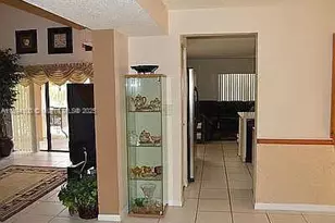 5920 York Ln, Davie, FL 33331 - Photo 8