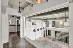 1749 NE Miami Ct, Miami, FL 33132 - Photo 18