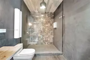 1749 NE Miami Ct, Miami, FL 33132 - Photo 30