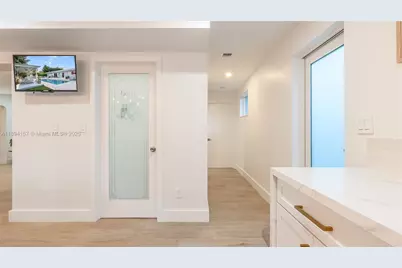 1015 NE 119th St, Biscayne Park, FL 33161 - Photo 12