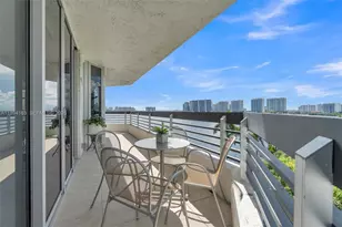 19101 NE 36th Ct, Aventura, FL 33180 - Photo 2