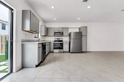 450 NE 13th St, Florida City, FL 33034 - Photo 6