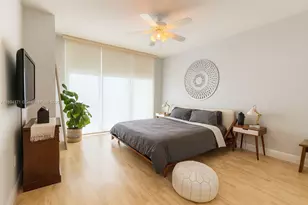 31 SE 5th St, Miami, FL 33131 - Photo 8