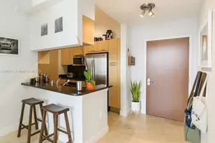 31 SE 5th St, Miami, FL 33131 - Photo 6
