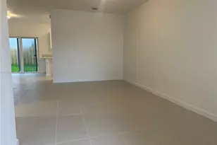 2534 SE 27th Dr, Homestead, FL 33035 - Photo 4