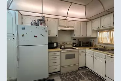 8962 S Hollybrook Blvd #202, Pembroke Pines, FL 33025 - Photo 8