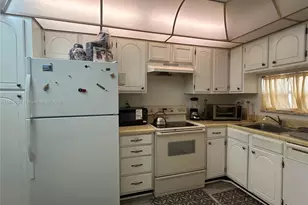 8962 S Hollybrook Blvd, Pembroke Pines, FL 33025 - Photo 8