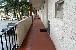 8962 S Hollybrook Blvd, Pembroke Pines, FL 33025 - Photo 2