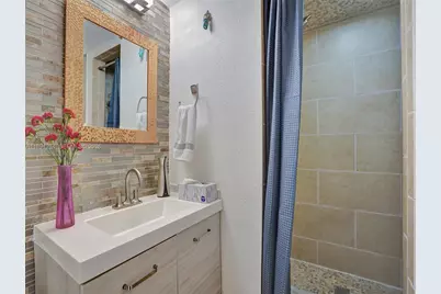 5601 Collins Ave #504, Miami Beach, FL 33140 - Photo 26