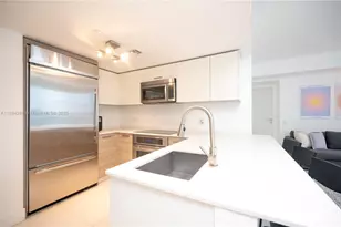 1300 Brickell Bay Dr, Miami, FL 33131 - Photo 2