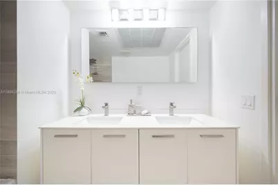 1300 Brickell Bay Dr #1601, Miami, FL 33131 - Photo 16