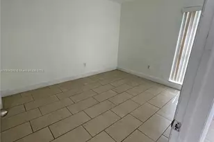 4721 NW 7th St, Miami, FL 33126 - Photo 12