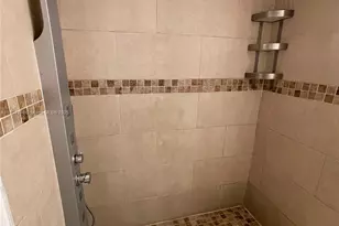 4721 NW 7th St, Miami, FL 33126 - Photo 18