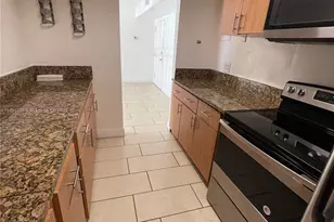 4721 NW 7th St, Miami, FL 33126 - Photo 4