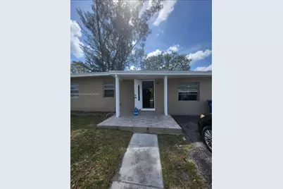 1402 NW 13th Ct, Fort Lauderdale, FL 33311 - Photo 2