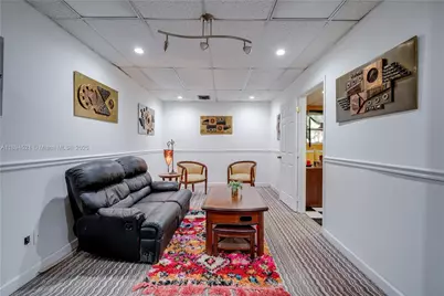 1121 NW 29th St, Miami, FL 33127 - Photo 18