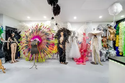 1121 NW 29th St, Miami, FL 33127 - Photo 30