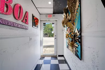 1121 NW 29th St, Miami, FL 33127 - Photo 8