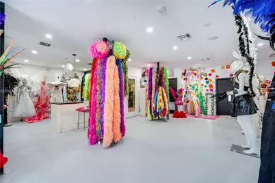 1121 NW 29th St, Miami, FL 33127 - Photo 24