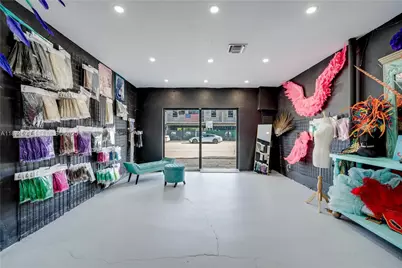 1121 NW 29th St, Miami, FL 33127 - Photo 14