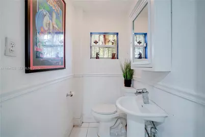 1121 NW 29th St, Miami, FL 33127 - Photo 24