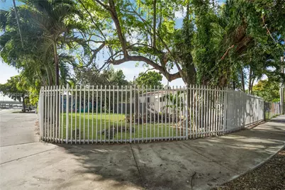 1121 NW 29th St, Miami, FL 33127 - Photo 18