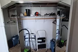 13100 SW 11th Ct, Pembroke Pines, FL 33027 - Photo 14