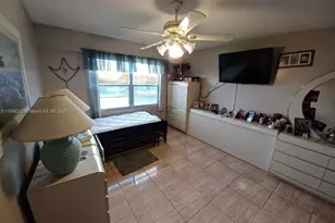 13100 SW 11th Ct, Pembroke Pines, FL 33027 - Photo 8