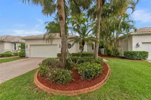 2553 Bay Pointe Dr, Weston, FL 33327 - Photo 4