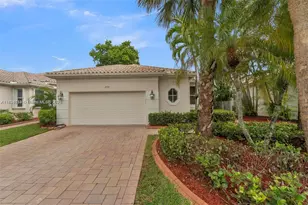 2553 Bay Pointe Dr, Weston, FL 33327 - Photo 2
