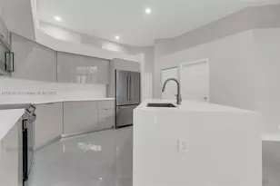 2553 Bay Pointe Dr, Weston, FL 33327 - Photo 10