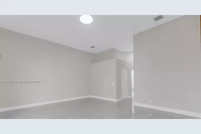 2553 Bay Pointe Dr, Weston, FL 33327 - Photo 20